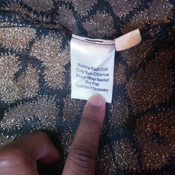 BEAUTIFUL MODBE CHEETAH PRINT PEPLUM TOP ( L) - Picture 5 of 5